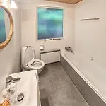 3 Bedroom Amazing In Dom wakacyjny
